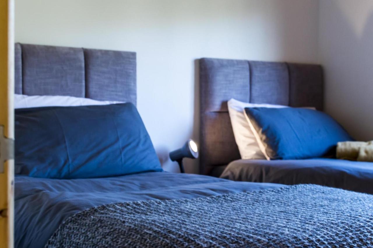 Fern Lodge - 2 Bedroom Log Cabin - Saint Florence - Tenby Buitenkant foto
