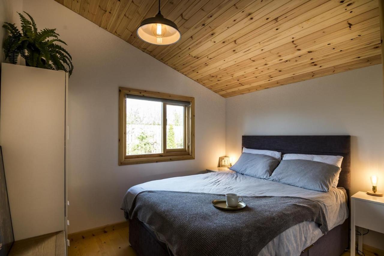 Fern Lodge - 2 Bedroom Log Cabin - Saint Florence - Tenby Buitenkant foto