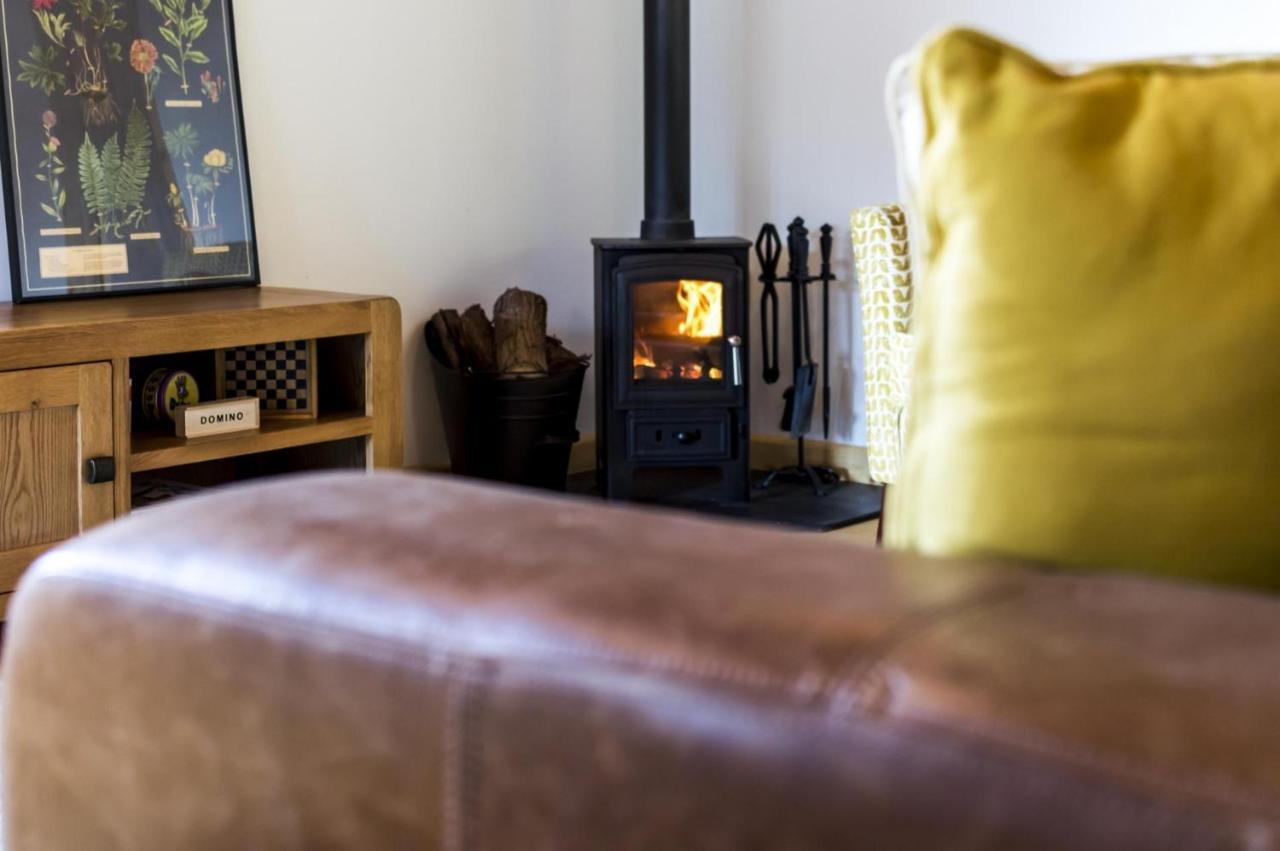 Fern Lodge - 2 Bedroom Log Cabin - Saint Florence - Tenby Buitenkant foto